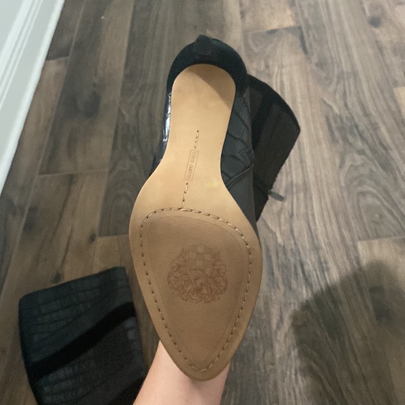 Vince Camuto Saraalan Black Leather Snakeprint Knee Boots - Picture 4 of 8